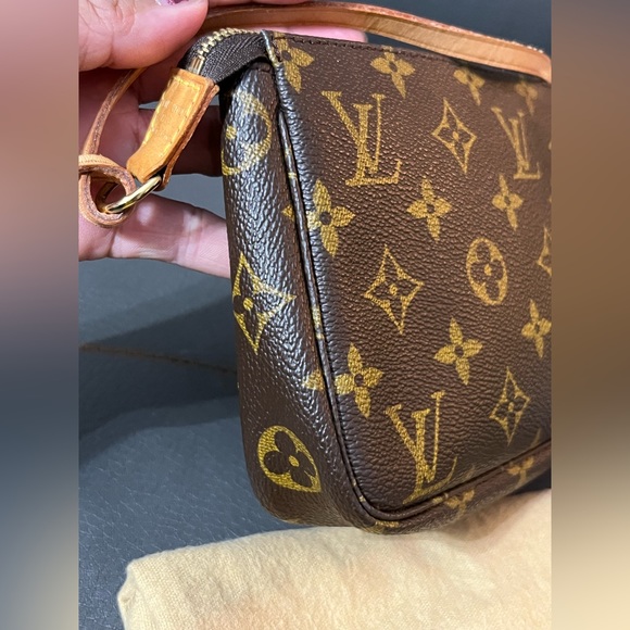 ‼️sold‼️Louis Vuitton Pochette Accessories - Picture 12 of 16